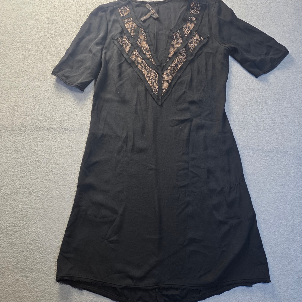 BCBGMAXAZRIA Shift Dress Womens XS Black Lace Inset V-Neck Short Sleeve Y2K